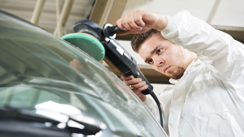 Using A Service That Deals With Auto Glass Replacement In Westbury