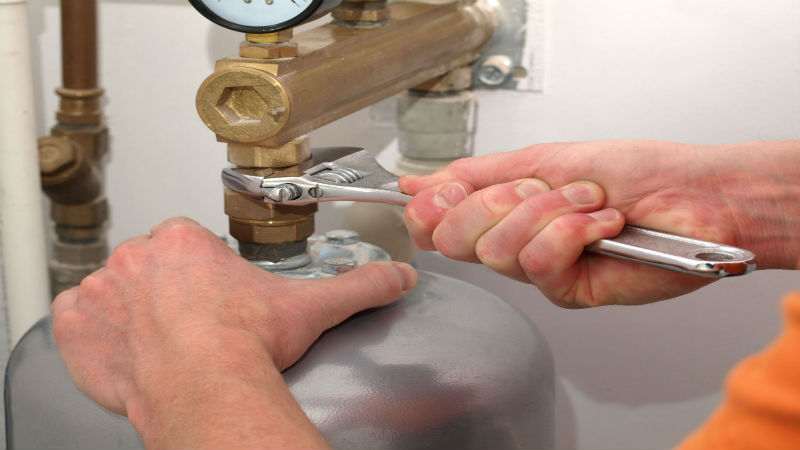 Compelling Reasons to Invest in a New Water Heater for Your Slinger Home