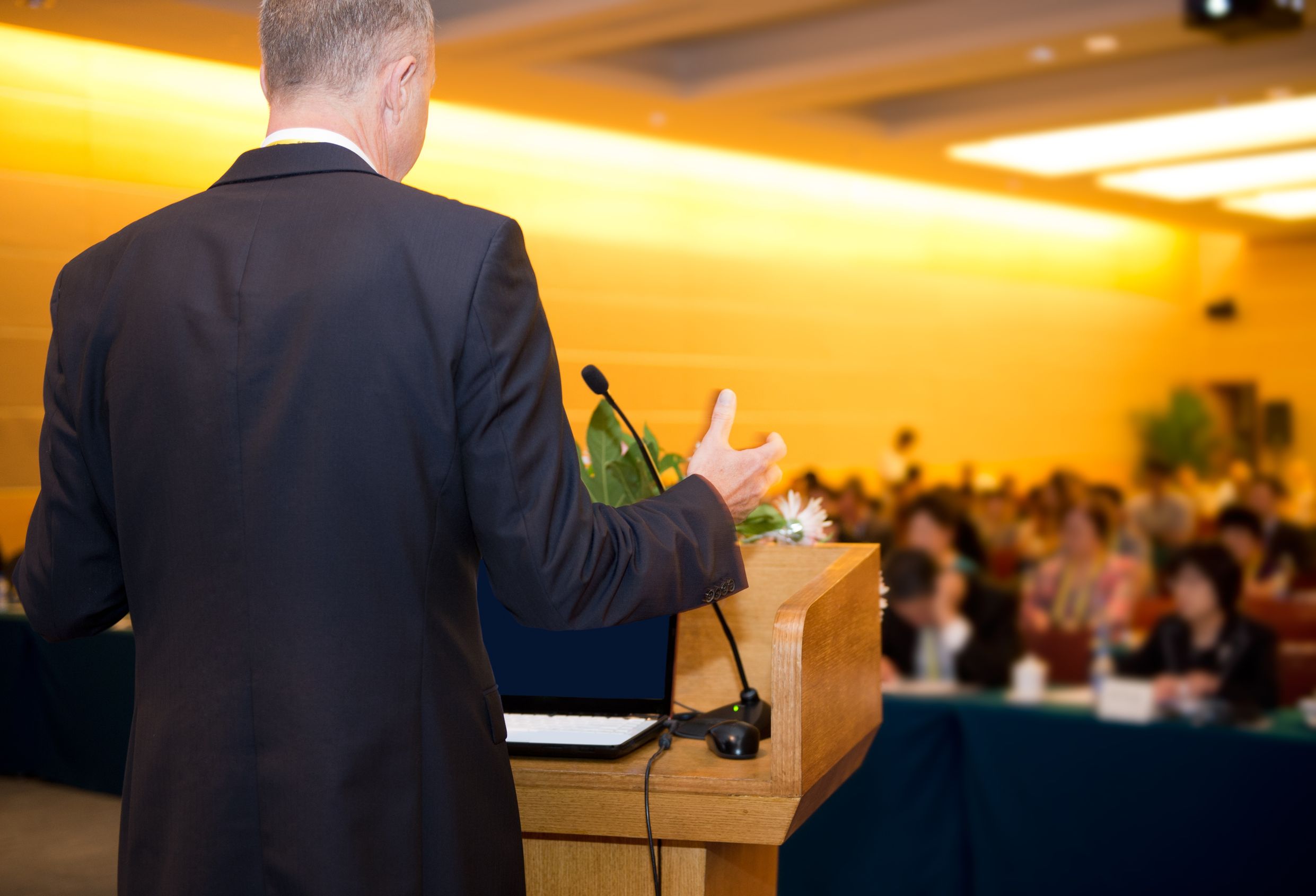 Why You Should Hire an Employee Engagement Speaker