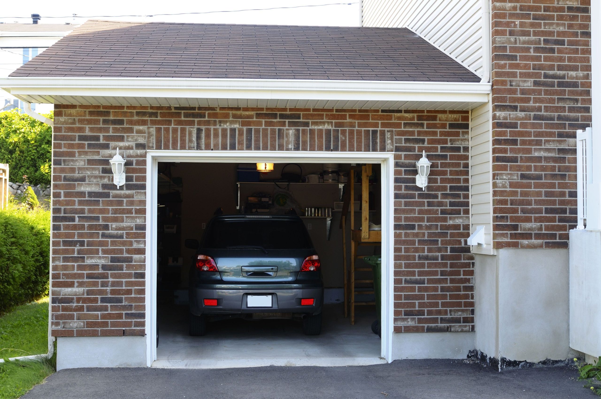 Signs You Could Use Custom Garage Cabinets in Covington, KY